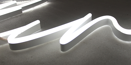 霓虹燈造型字;霓虹燈發(fā)光字;日合霓虹燈標識制作