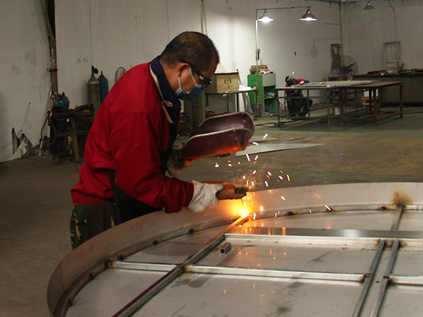 日合標(biāo)識(shí)制作工藝一：焊接