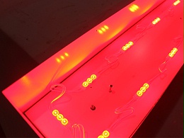 不懂就問！亞克力發光字費電嗎?